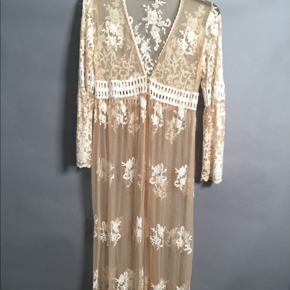 Forever 21 Robe. One size. (Size OX)